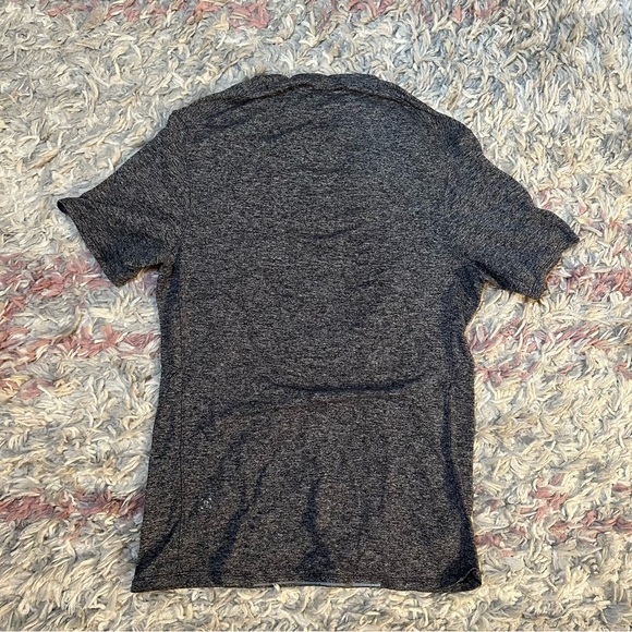 Lululemon men’s charcoal marled gray t-shirt S - Picture 2 of 3